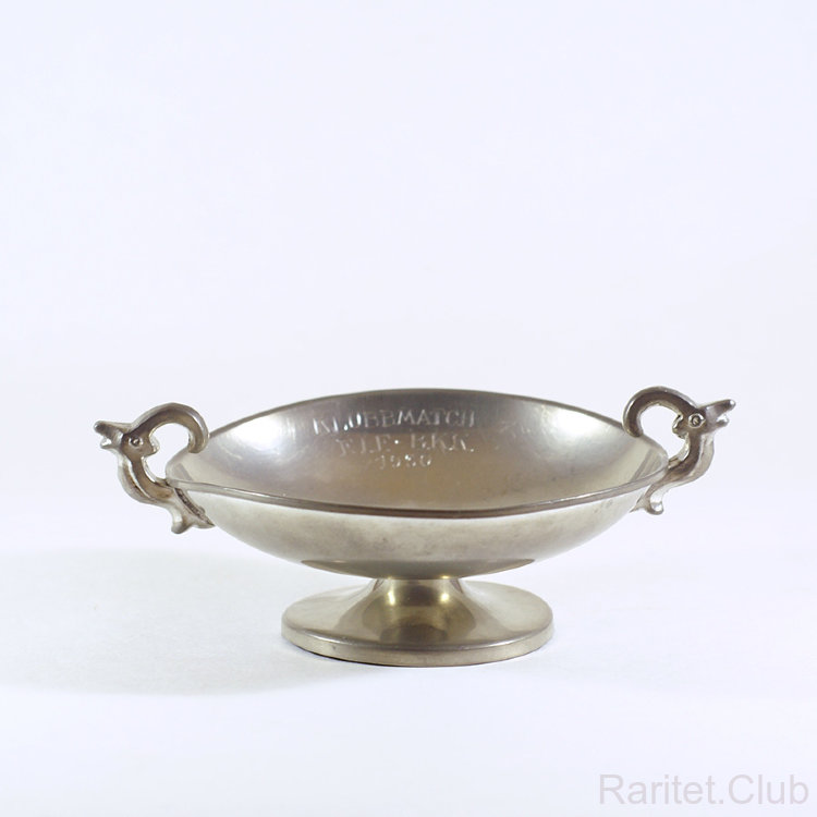 Кубок за спортивные достижения олово 1930