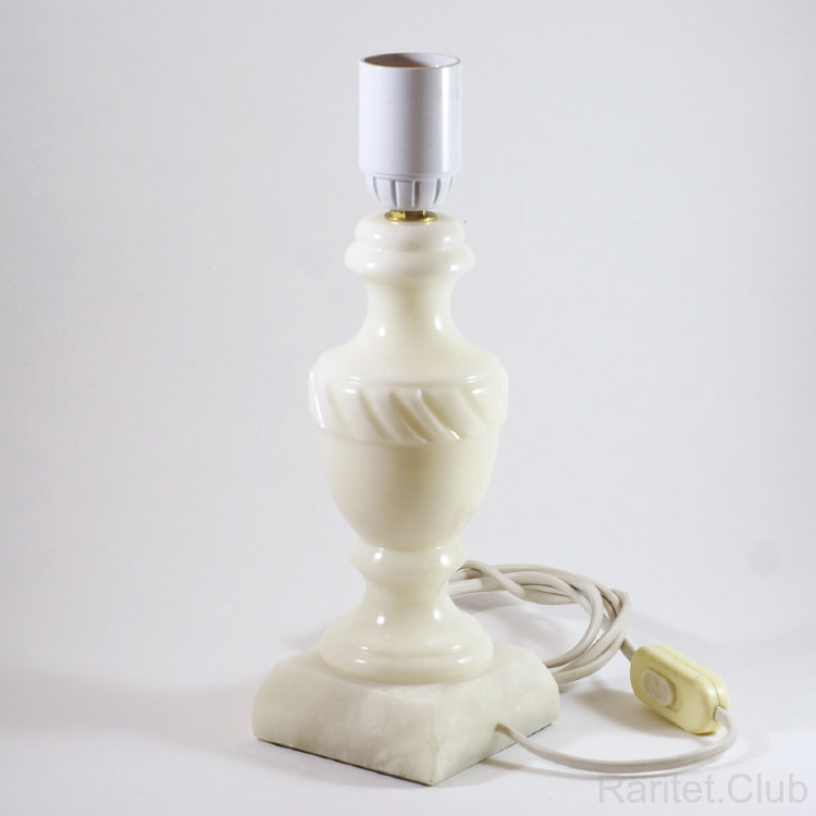 Мраморное основание для лампы белое