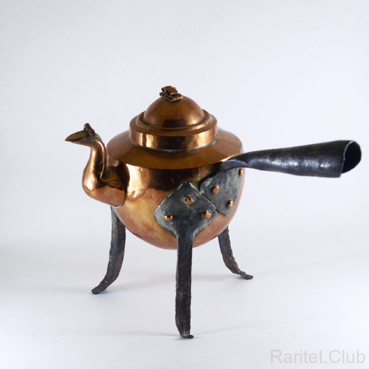 Чайник медный на чугунных  ногах с ручкой 2л