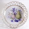 Блюдо из прорезного фарфора "Черника, клубника, груша"