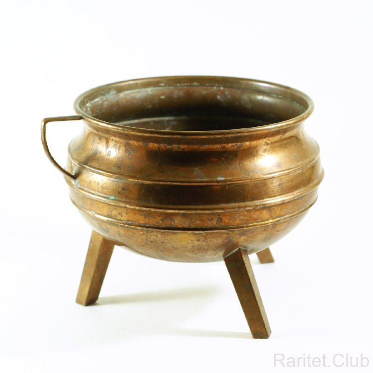 Чаша медная на трёх ножках
