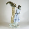 Статуэтка "Девочка, обнаружившая гнездо"