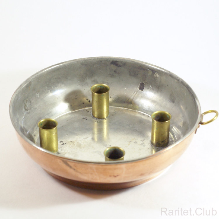 Медная сковорода со вставками в виде цилиндров